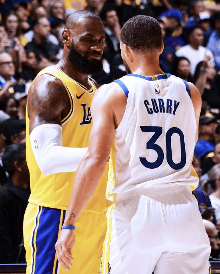 哈登赛后接受采访：库里是我最难对付的对手(哈登和库里交手数据)-爱游戏