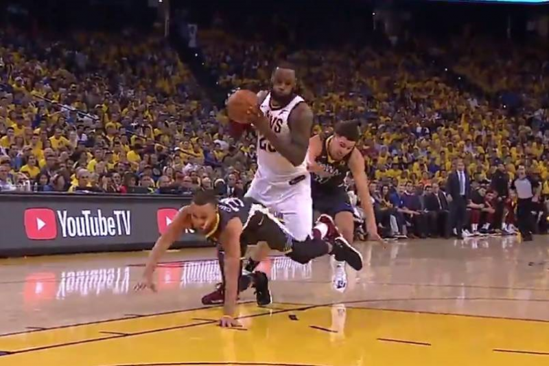 关键时刻里尔备战全明星赛，再遭质疑细节曝光，话题不断，细节决定成败的简单介绍-爱游戏官方平台